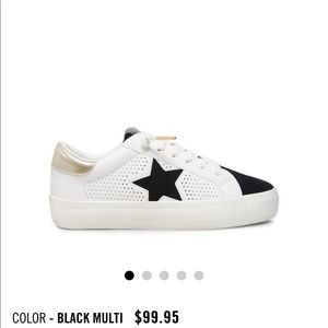Steve Madden sneaker